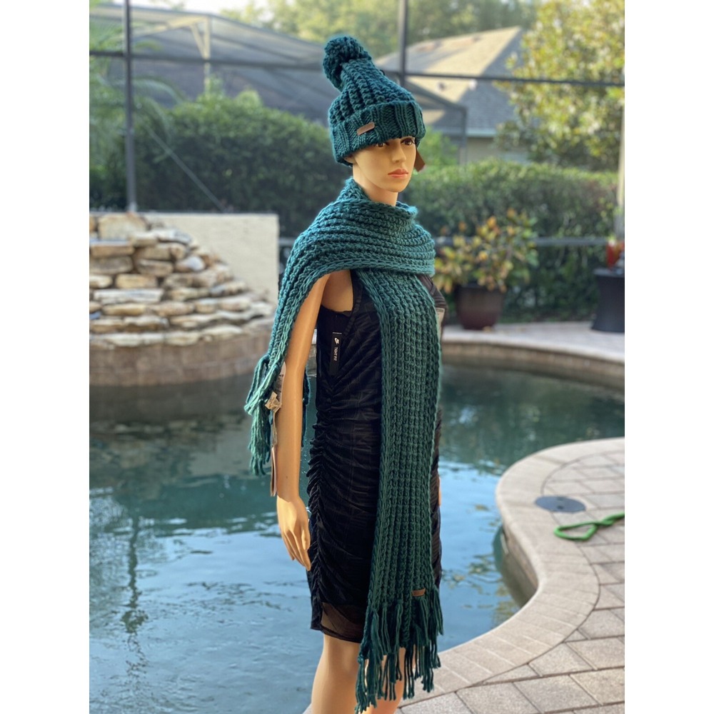 Timberland Women's Green Knit Scarf - New with Tags, One Size
